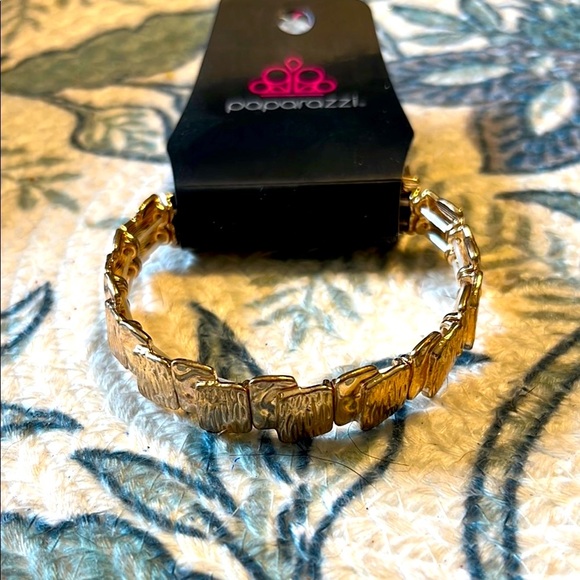 Paparazzi Textured Gold Bracelet NWT - Picture 1 of 3